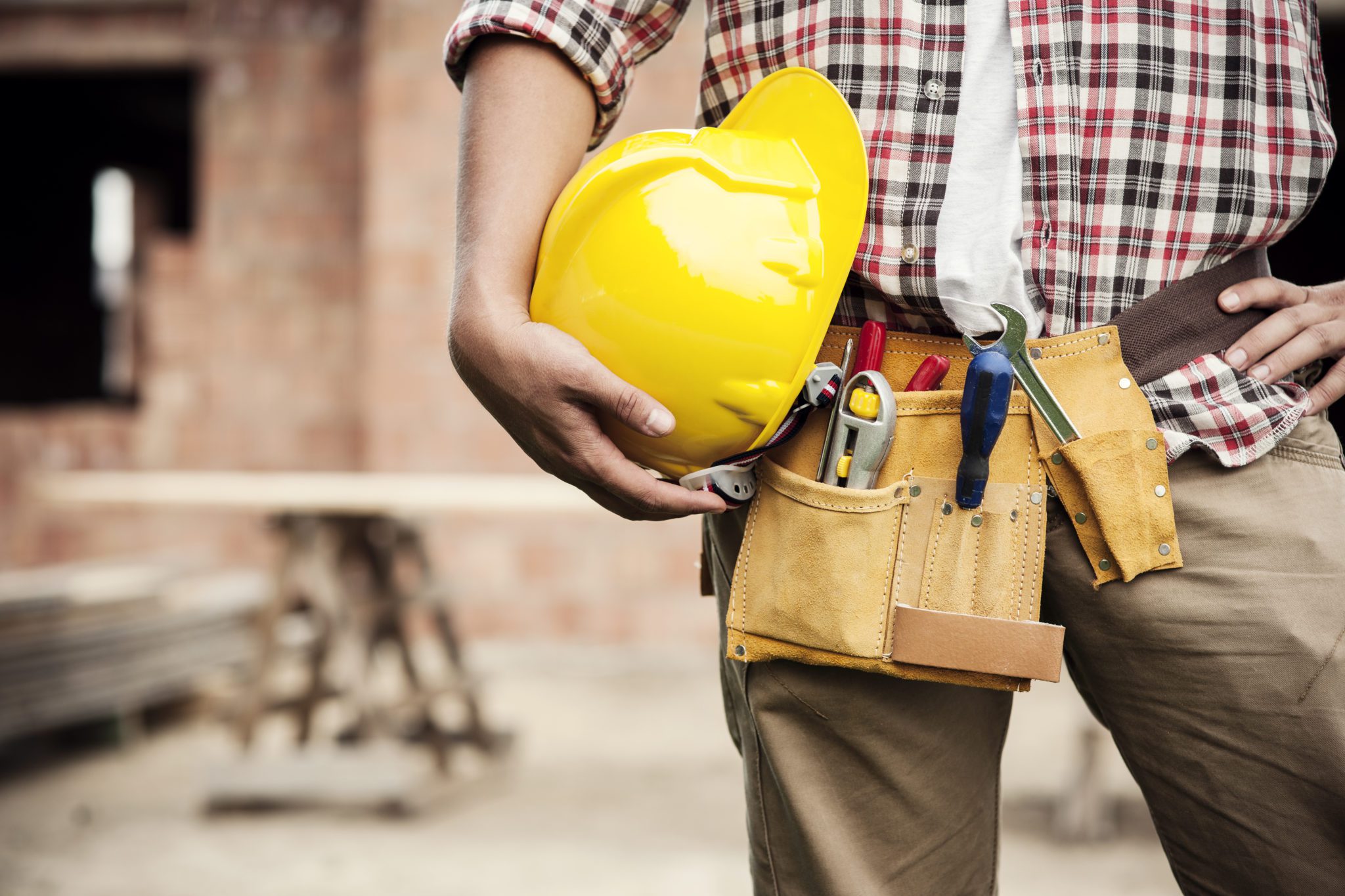 Should I Hire a Handyman or a Contractor? | H&H Construction