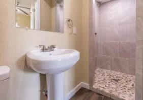 bathroom image